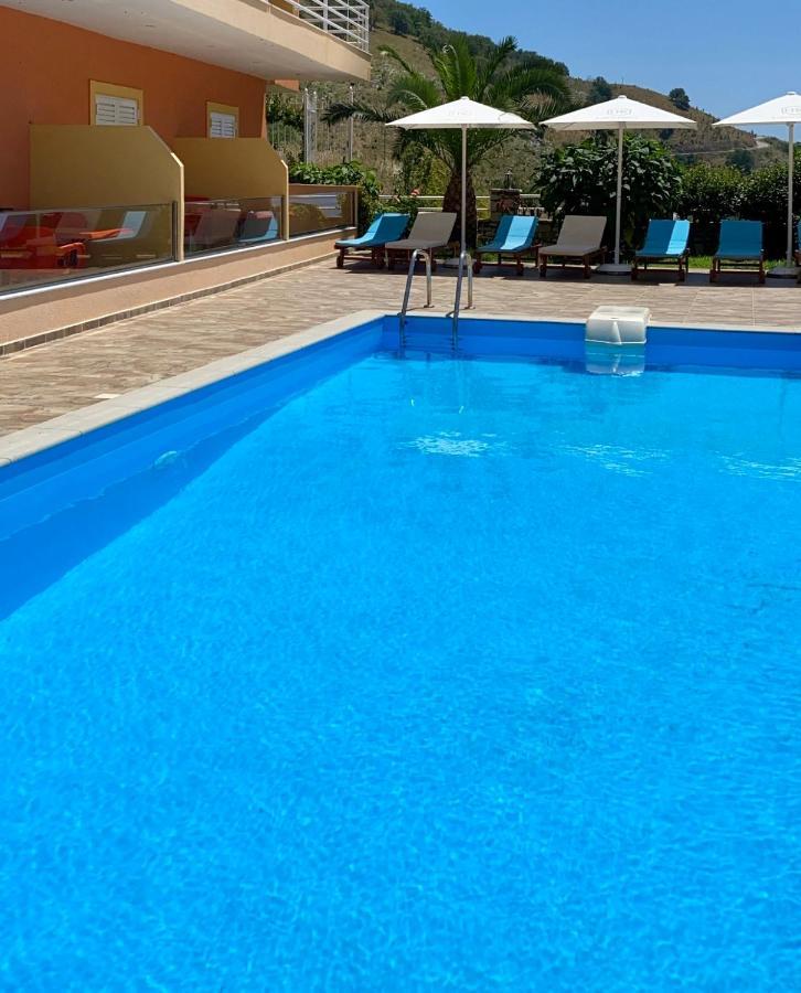 Karos Hotel Llaman Himarë Eksteriør billede
