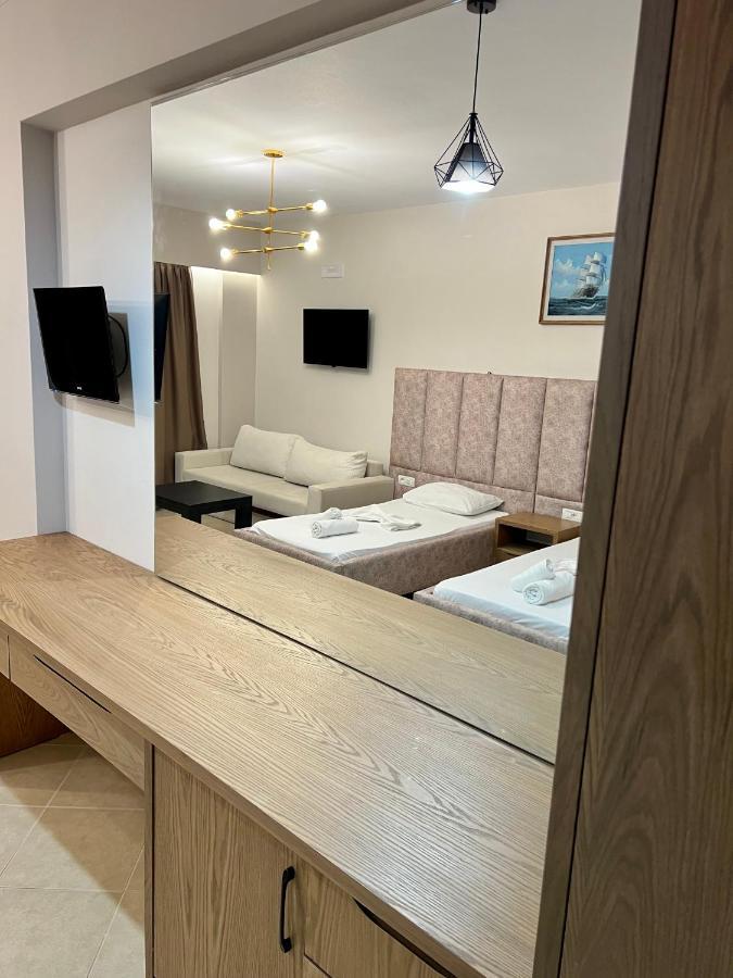 Karos Hotel Llaman Himarë Eksteriør billede