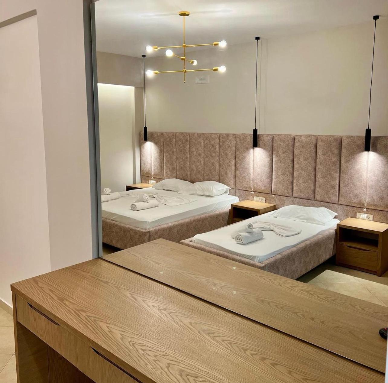 Karos Hotel Llaman Himarë Eksteriør billede