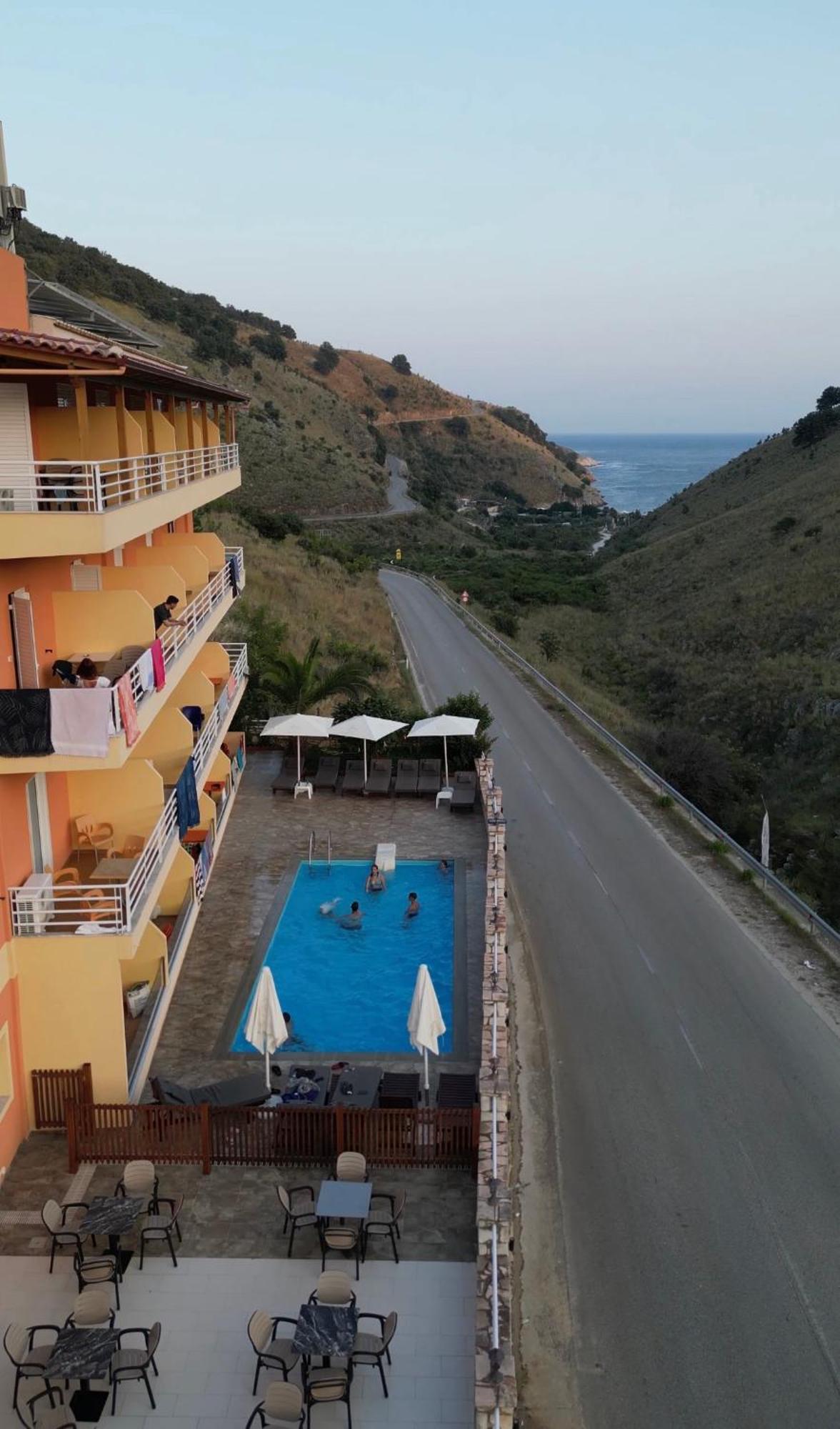 Karos Hotel Llaman Himarë Eksteriør billede