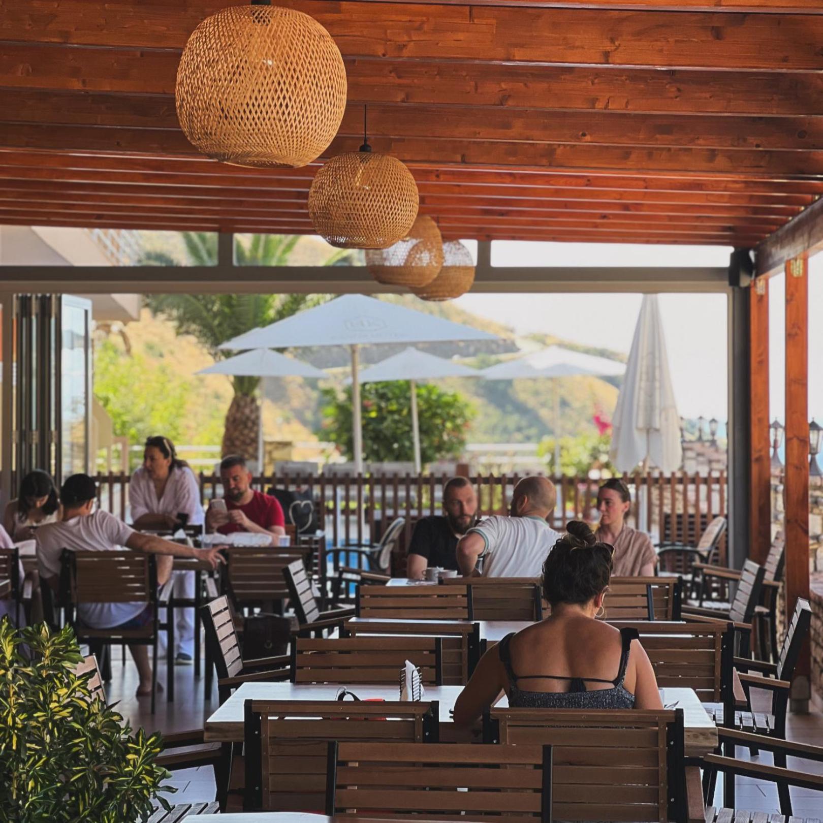 Karos Hotel Llaman Himarë Eksteriør billede