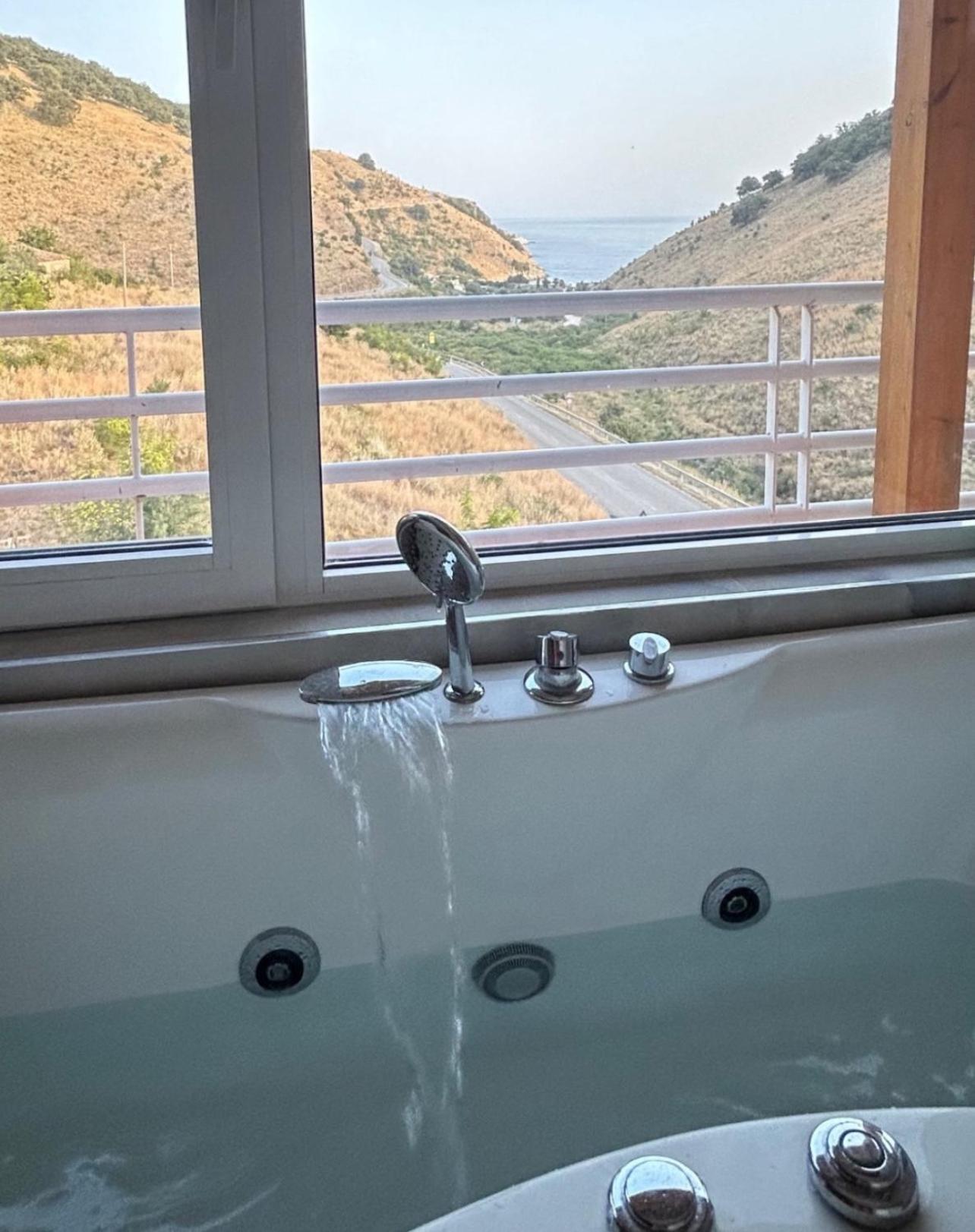 Karos Hotel Llaman Himarë Eksteriør billede