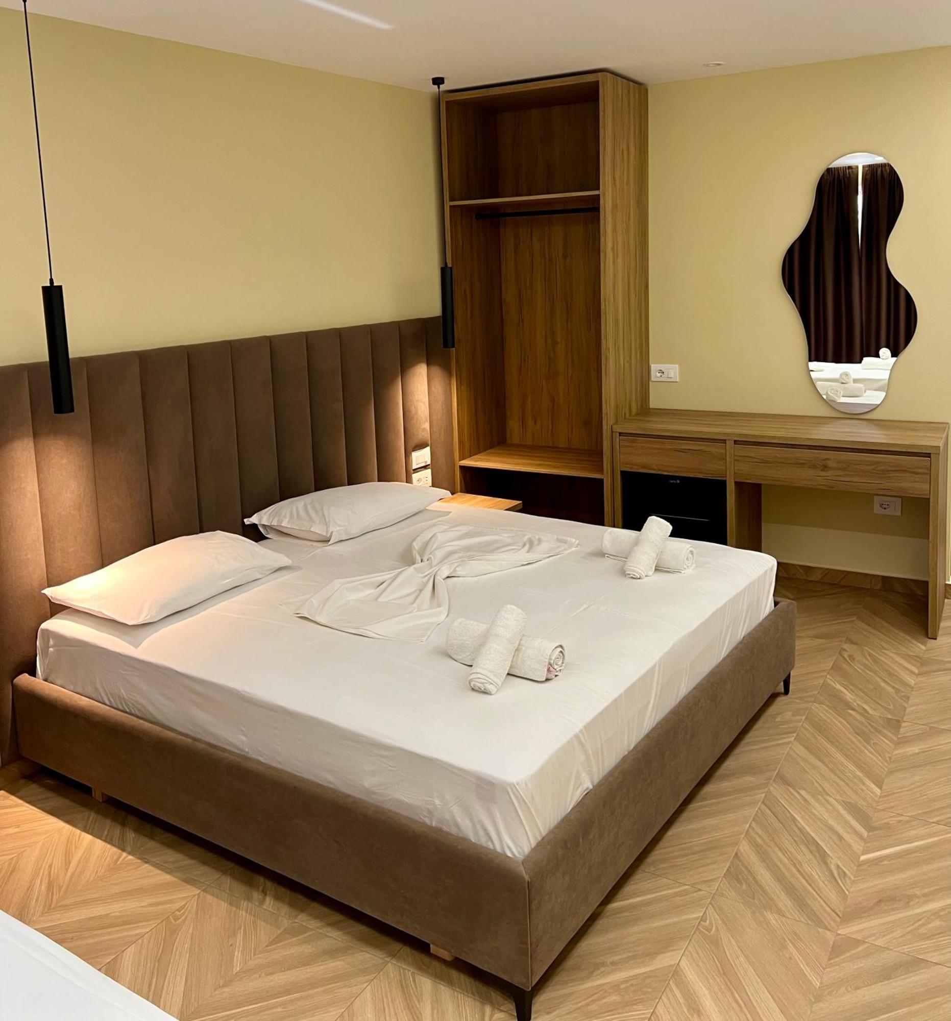 Karos Hotel Llaman Himarë Eksteriør billede